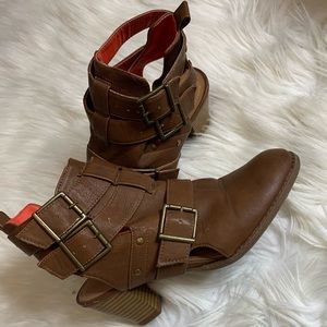 Pink & Pepper Brown Strappy booties